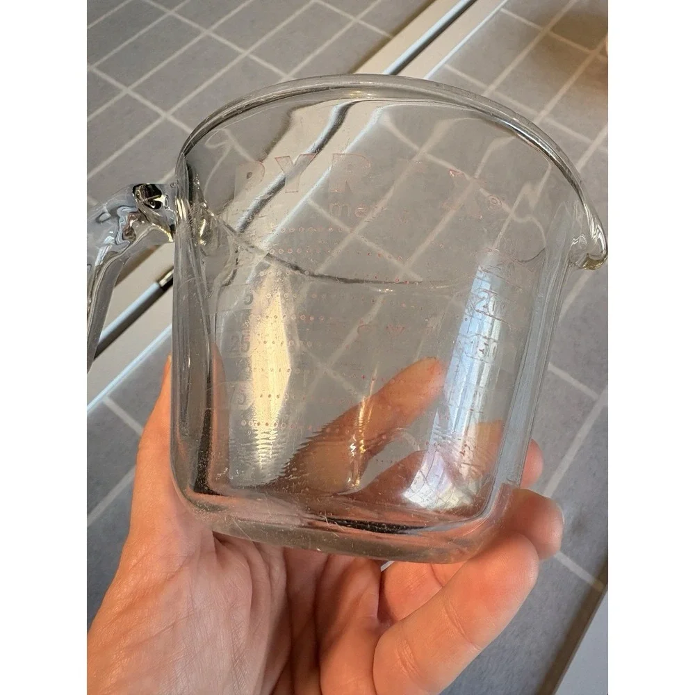 Vintage Pyrex Measuring Cup 1 Cup 8oz Red Lettering Closed D Handle